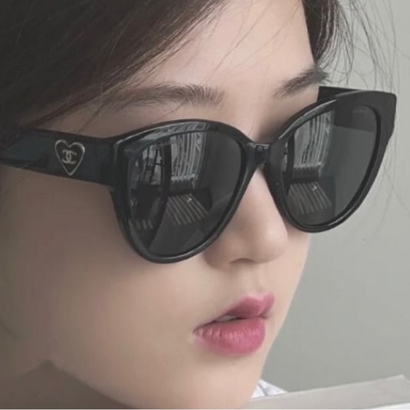 Authentic CHANEL Acetate Enamel Heart sunglasses Black Classic Cat Eye - Picture 2 of 12